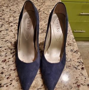 Guess blue pump